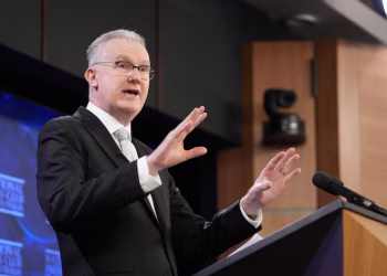 Australia Targets Rogue Migration Lawyers Amid Federal Crackdown